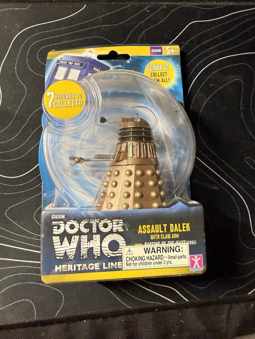 DOCTOR WHO ASSAULT DALEK WITH CLAW ARM WAVE 2 ACTION FIGURE Brown